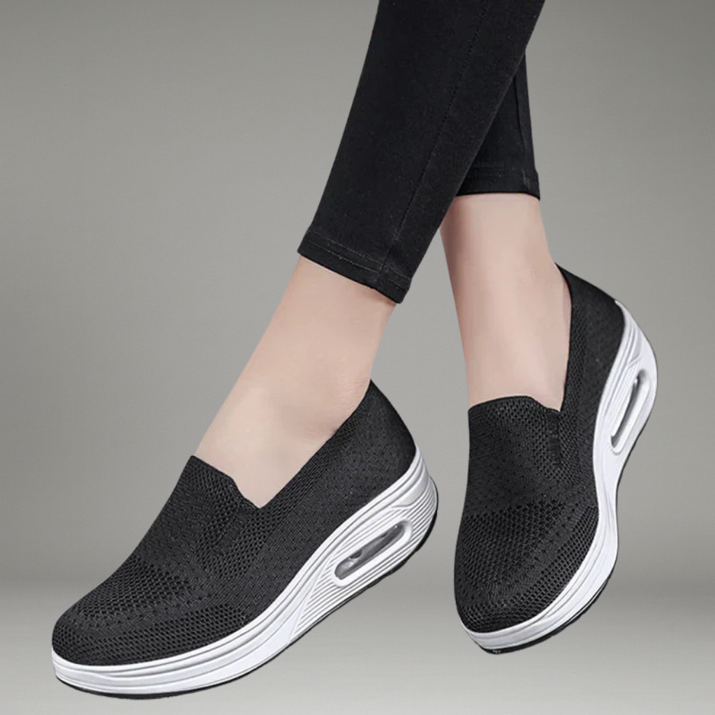 Women’s Platform Sneakers with Lace-Up Closure and Raised Sole
