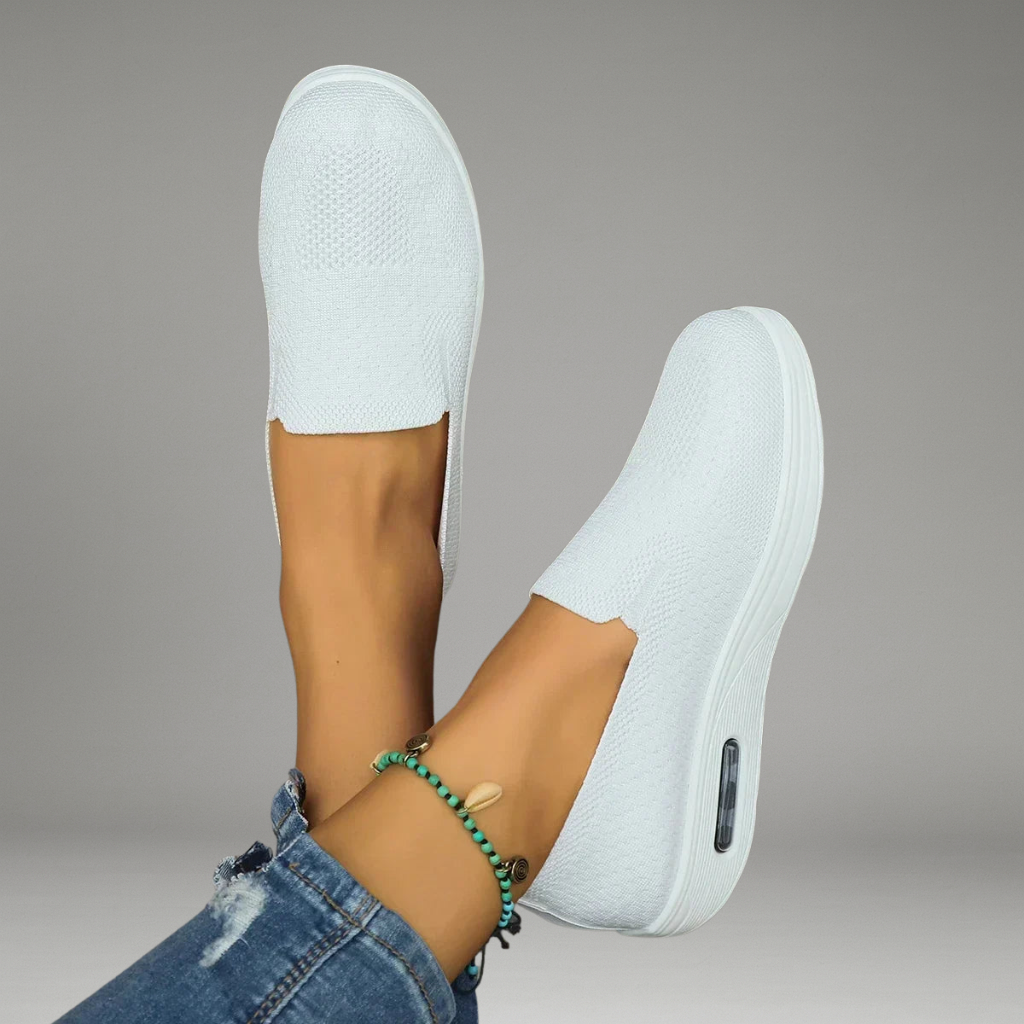 Women’s Platform Sneakers with Lace-Up Closure and Raised Sole