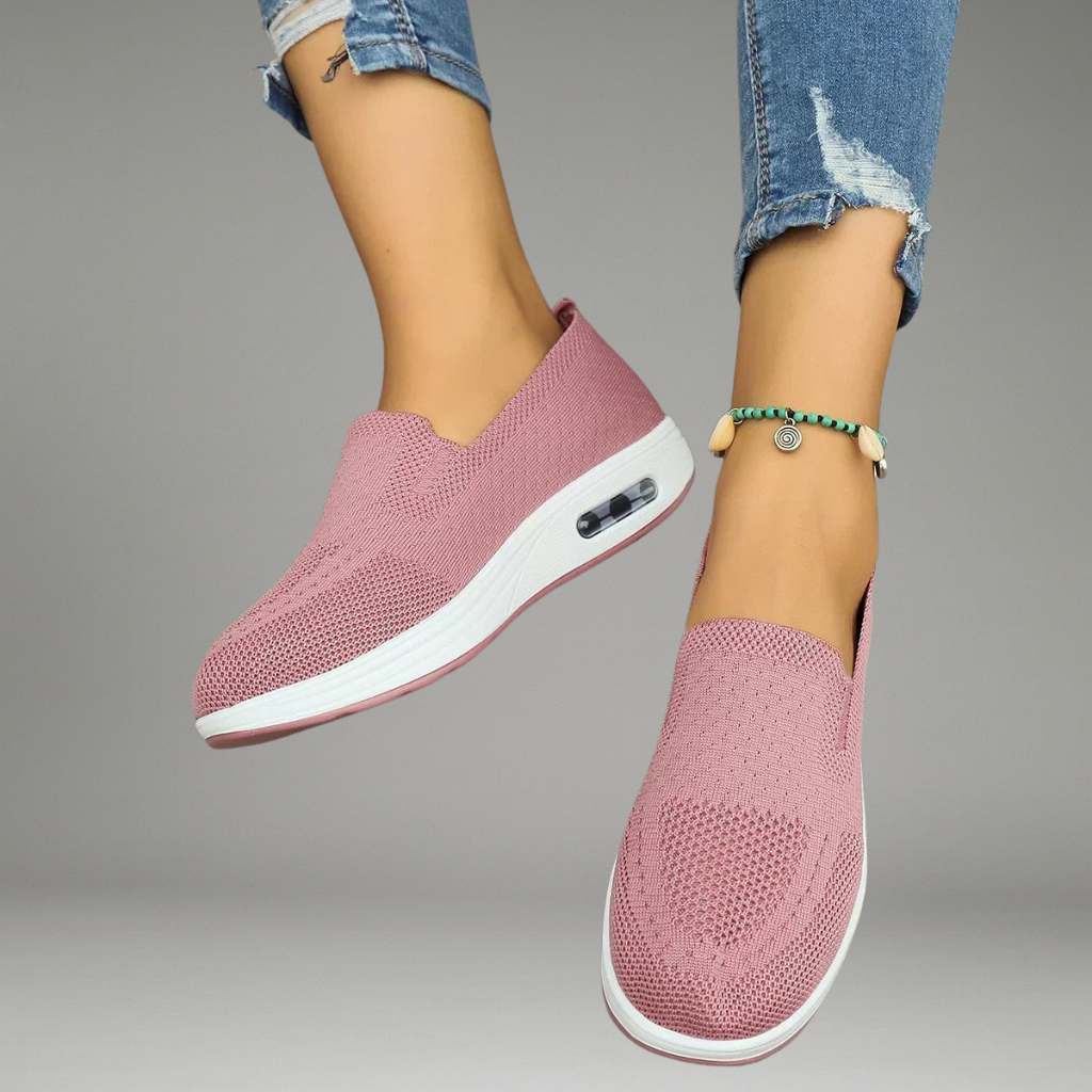 Women’s Platform Sneakers with Lace-Up Closure and Raised Sole