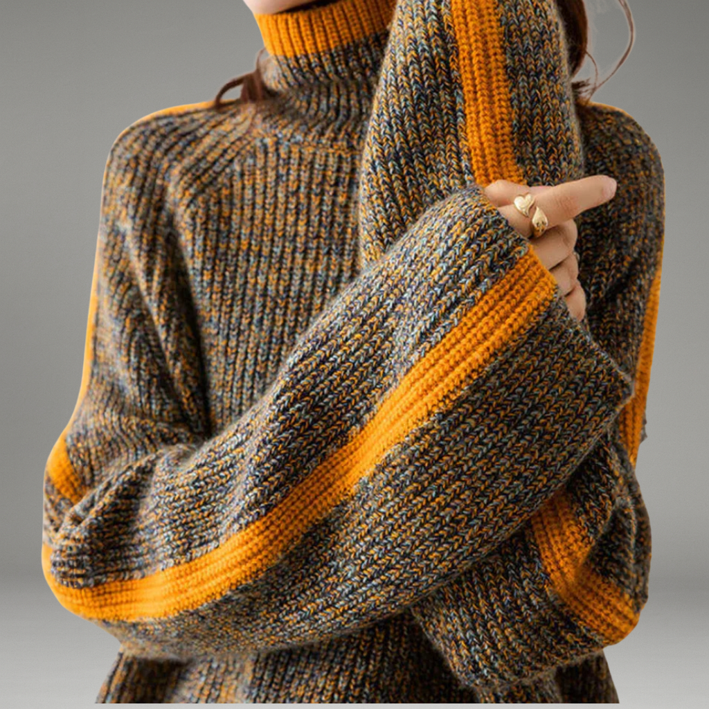 Women’s Jumper with Round Neckline and Straight Hem