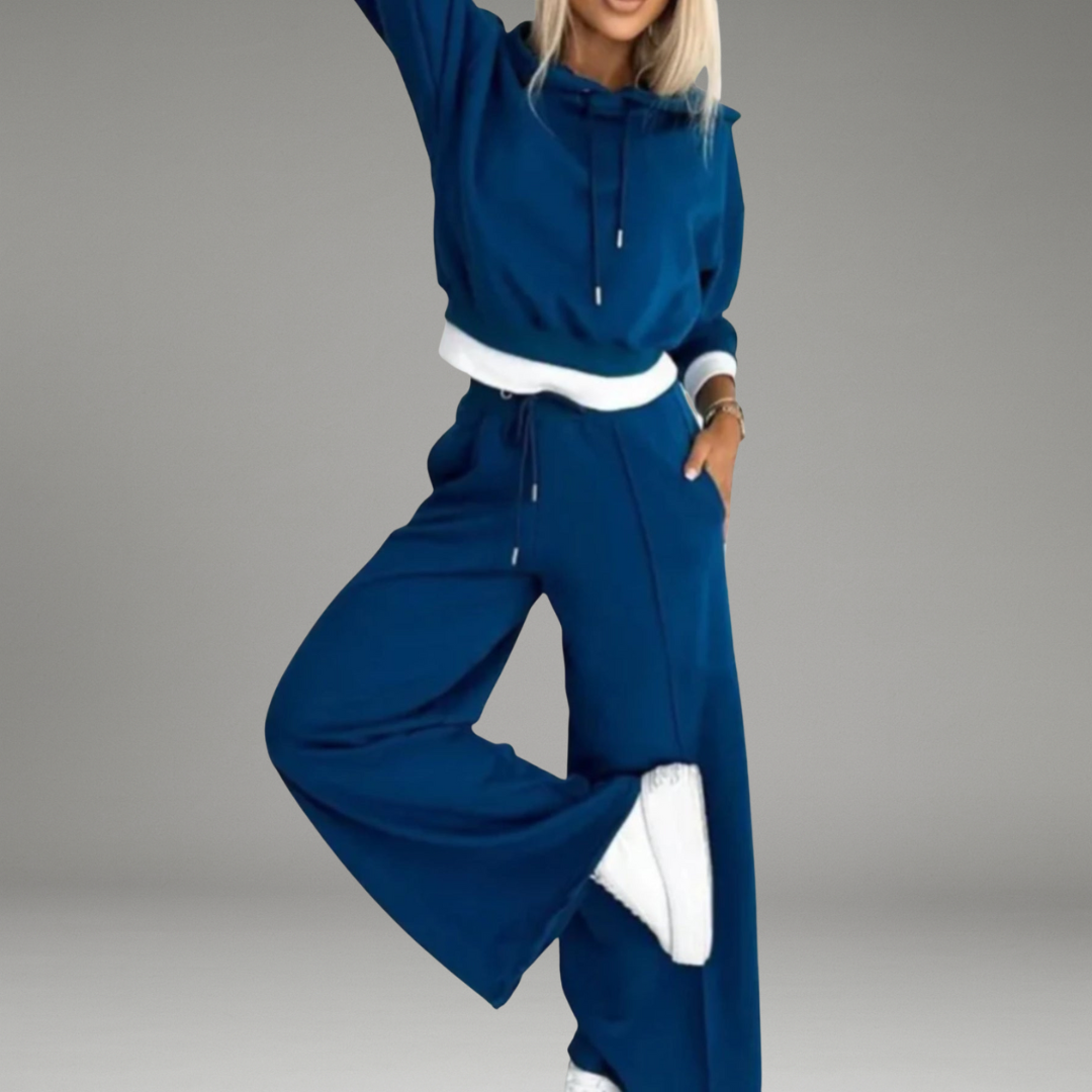 Women’s Two-Piece Tracksuit with Drawstring Hood and Wide-Leg Pants