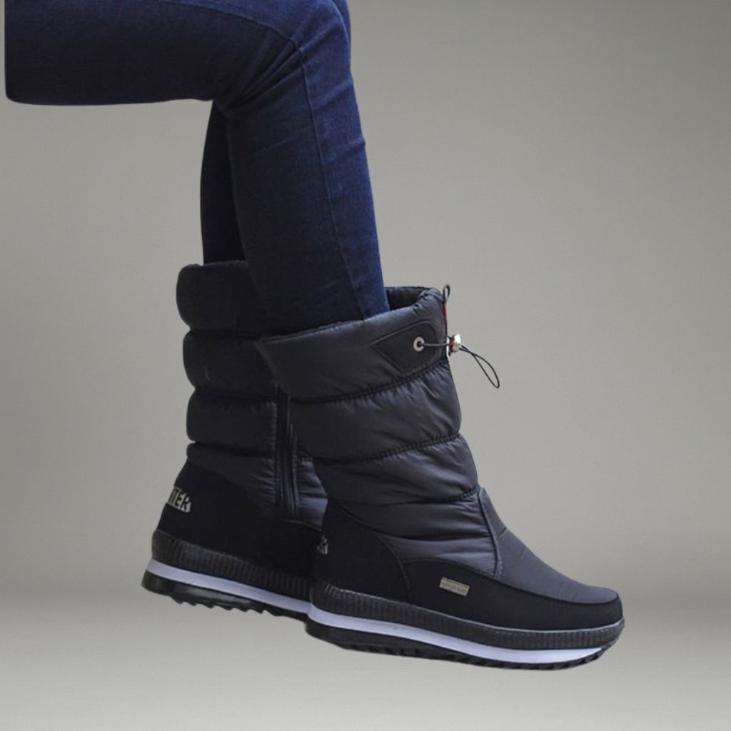 Women’s Winter Boots with Drawstring Closure and Patterned Sole